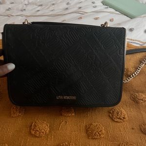 Black moschino cross bag